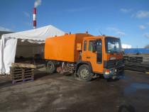 Värvitud ja taastatud tänavapesumasin