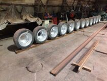 Värvitud poolhaagise veljed