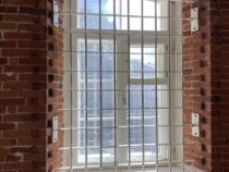 Eritellimusel valmistatud ning värvitud aknatrellid